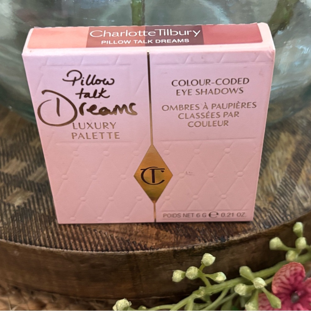Charlotte Tilbury Luxury Palette - Dreamy Pink Hues - Picture 4 of 5